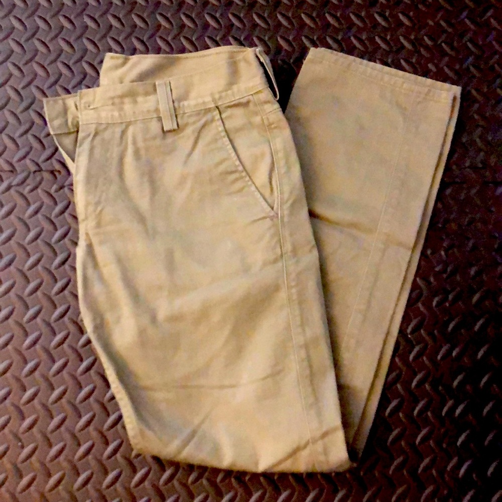 Levi’s 33 x 32 olive pants! Good condition!
